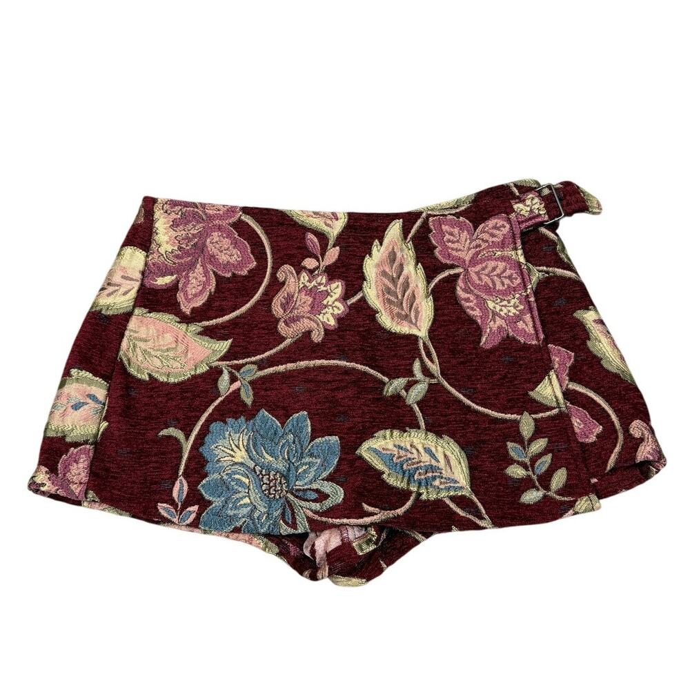 Forever 21 Womens Size M Skort Shorts Mini Red Floral Jacquard